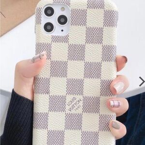 Louis Vuitton Checkered Phone Case - White and Brown